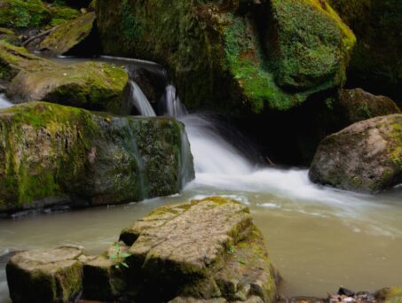 River flowing over rocks by Guus Seldenthuis