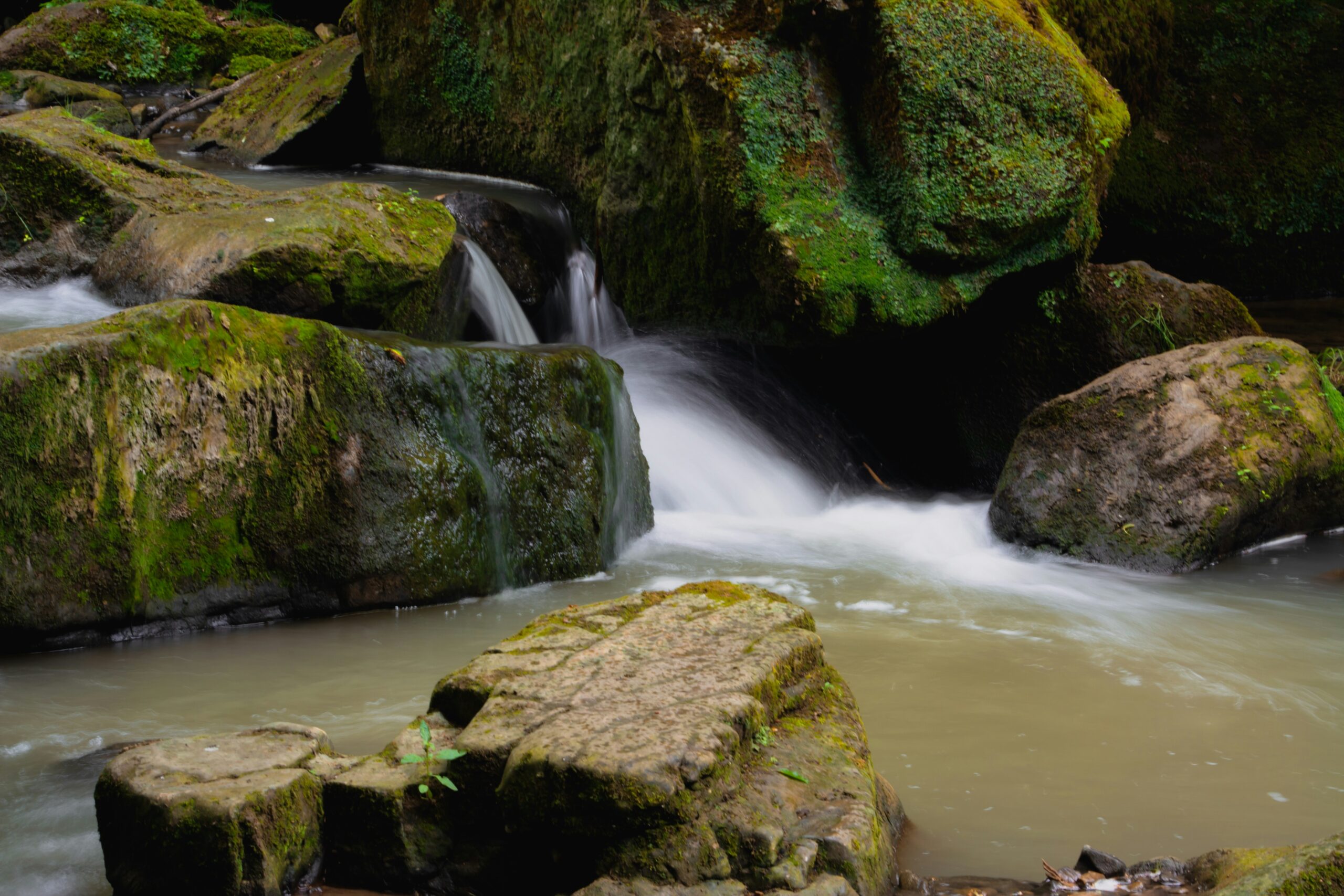 River flowing over rocks by Guus Seldenthuis
